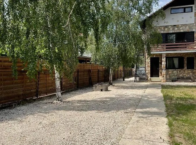 Z-homes アパート *